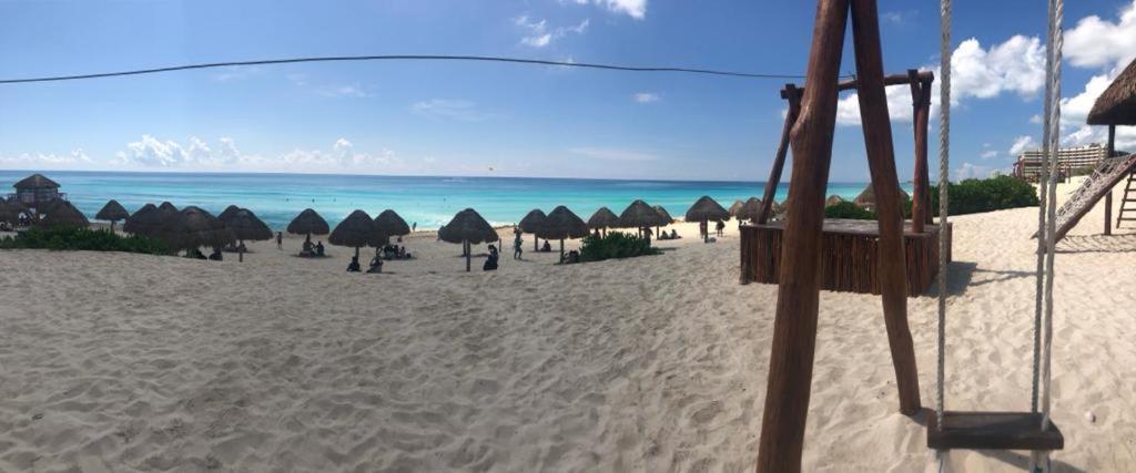 777 Lenderman Hostal 777 Cancún Exteriör bild