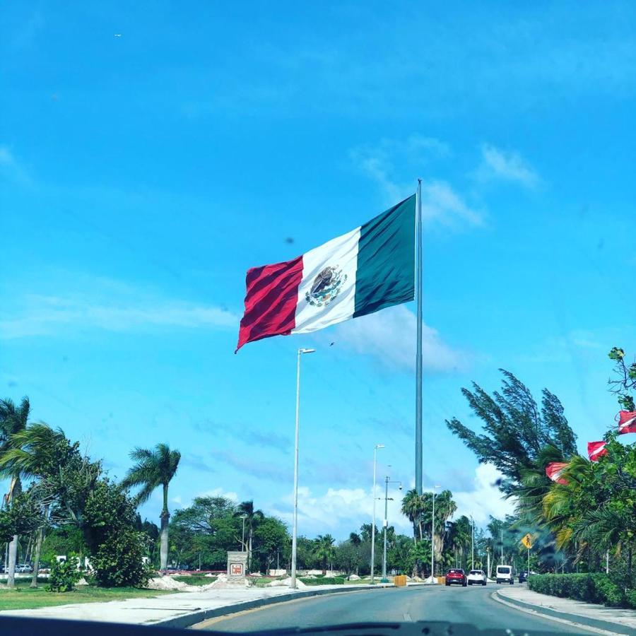 777 Lenderman Hostal 777 Cancún Exteriör bild